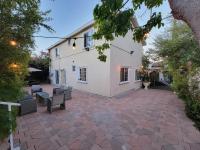 Modern Studio apartment right next to MrC hotel 5 minutes to Rodeo Drive - B&B