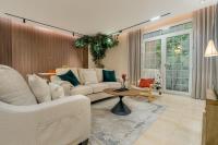 Modern 3-bedroom Apartment With Garden - B&B