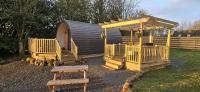 Campsie Luxury Pods with hot tub - Bed and Breakfast