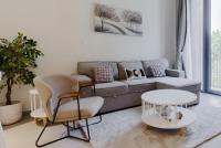 Sahab - Stunning 1BR with Terrace at the Bolivard - B&B Sharja