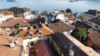 Modern flat in old town Baveno - B&B