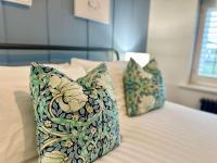 Luxury 3 bed, 6 person, spacious rural apartment - B&B Cwmbran