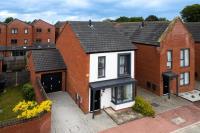 Spacious House Close to Royal Derby Hospital, Free Parking & Garden - B&B