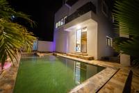 Villa serenité lac rose avec cuisinier ,piscine et jacuzzi terrasse vue lac - Chambres d’hôtes Wayambam