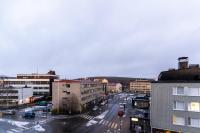 CityCenter Family apartment, three bedrooms up to 8 people, free parking and Wifi - Chambres d'hôtes Rovaniemi