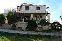 Stone and Wood Villa - B&B