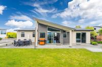 Holiday Home Lake Taupo - B&B