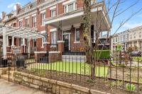 Garden-Level 2-BR Apt in Historic Petworth Home - B&B