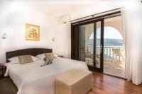 Superior Double Room with Terrace and Sea view 