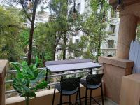 Terra Private Studio with Balcony WiFi Ac Smart TV Kitchenette Washing Machine - Ferienwohnung Pune