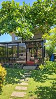 Entire Loft House Patio & Garden, Belle's Homestay - B&B Balanga