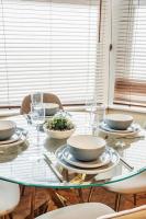 Spacious Private Apartment In Central Dartford With Free Parking TFL Zone 6 - B&B Kent
