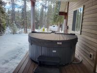 Henrys Post by KABINO Dog Friendly Foosball Fire Pit SmartTV WiFi - B&B Island Park