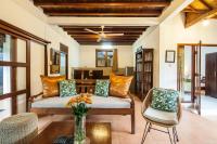 4-BR Garden Legian Villa 5-Min Walk to Beach and Shops Bali - B&B Seminyak