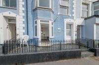 2 Bed Ground Floor Beach Location - B&B