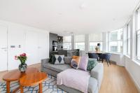 Perfect One Bed in Green Park Station - B&B