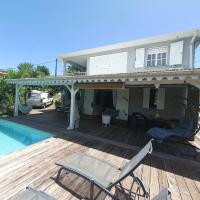 CHARMANT HAUT DE VILLA AVEC PISCINE PARTAGEE - B&B