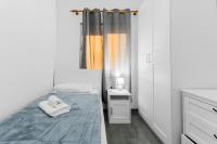 Single Room with Shared Bathroom