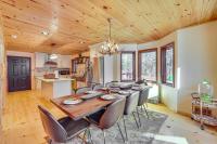 Ski, Hike and More Spacious Log Cabin in Long Pond - B&B Long Pond