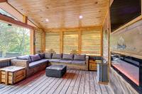 Sevierville Cabin about 3 Mi to the Island! - B&B