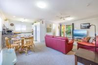 Lorikeet Retreat 2 Pet Friendly Air Conditioned Holiday House - B&B Shallow Bay