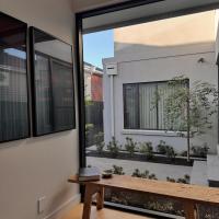 Escape to a Stylish Retreat House in Parkdale - Ferienwohnung Parkdale