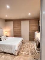 Studio pied de coline LYVIN - B&B Ginasservis