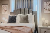 Deluxe One-Bedroom Apartment with City View