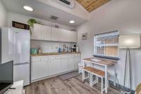 Bo360 Tiny House Unique Country Retreat with Hot Tub - B&B Puyallup