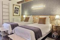 Deluxe Room 2