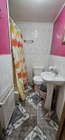 Cama individual en dormitorio mixto