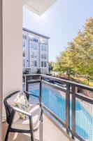 Stylish 2-Bedroom Apt in Charlotte with Free Parking - B&B Charlotte