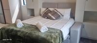 CBD Upstairs Studio Apartment - Ferienwohnung Christchurch