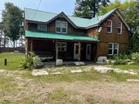 4 Bedroom Cottage on Manitoulin Island Next to Sand Beaches! - Chambres d'hôtes Providence Bay