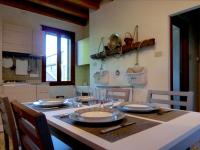 Luce Fantasia e TV 70p a 2 minuti dalla spiaggia - B&B