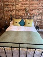 Deluxe Double Room with Shower