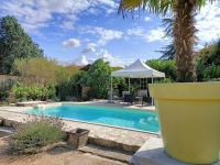 Grand Loft design avec piscine prox futuroscope - B&B