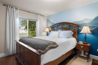 Charming and Cozy Private Home Walking Distance to Downtown - B&B