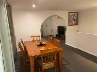 FAMILY 3-bedroom Everton Hills Apartment - B&B Brisbane