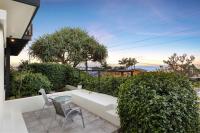 Studio Apartment with Ocean View - B&B
