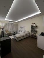 غرفة نوم وصالة بتصميم هادئ وفريد - B&B