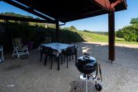 Bel appartement avec terrasse jardin vue montagne - Chambres d’hôtes