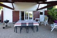 Bel appartement avec terrasse jardin vue montagne - Chambres d'hôtes Souraide