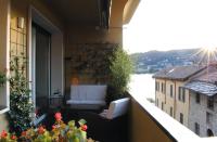 Moms Lakehouse - B&B Como