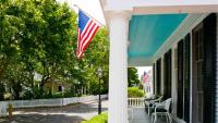 East Wing of Captain's Mansion - Luxury, Waterfront, Town, & Beaches - 5 stars - Chambres d'hôtes Edgartown