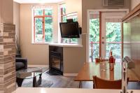 Alpenglow Lodge Studio with Pool Views by MVA - B&B Whistler