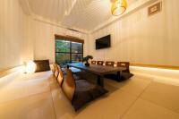 実rei 疲れを癒す日本庭園と大きなリビング 寝室6 ベッド13トイレ3 お風呂2台 - Chambres d’hôtes Osaka