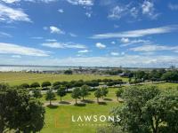 Grand Penthouse Living by Lawsons - Bed and Breakfast