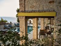 Villa mit 4 Schlafzimmern und Pool