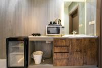 One-Bedroom Apartment 6